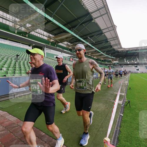 13.09.2026 - 21. swb-Marathon Bremen Michael Burmester http://msf.ph/oto/10329338 13.09.2026 13:35:51 Laufen im Stadion 170, 193, 368, 462, 491, 496, 657, 1015, 1280, 1321, 1396, 1432, 1553, 1560, 1607, 1726, 1762, 1784, 1887, 1934, 1965, 1974, 1977, 1992, 2335, 2338, 2578, 2650, 2688, 2789, 2791, 2894, 2933, 3090, 3161, 3169, 3178, 3179, 3191, 3406, 3408, 3463, 3472, 3498, 3547, 3555, 3570, 3573, 3588, 3640, 3660, 3801, 3839, 3904, 3914, 3985, 4145, 4200, 4290, 4464, 4500, 4546, 4561, 4801, 4880, 4967, 5000, 5034, 5151, 5332, 5461, 5818 meine-sportfotos.de