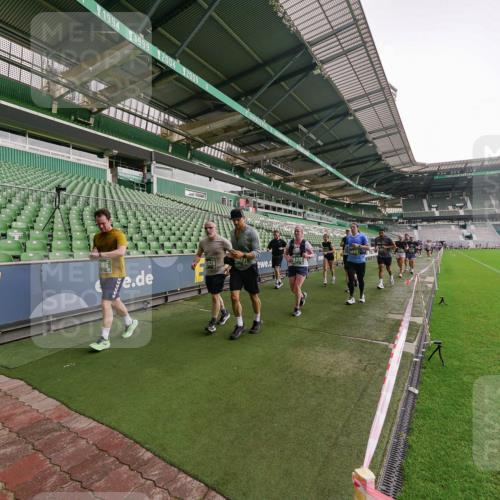 13.09.2026 - 21. swb-Marathon Bremen Michael Burmester http://msf.ph/oto/10329377 13.09.2026 13:35:58 Laufen im Stadion 170, 193, 368, 462, 491, 496, 590, 657, 1015, 1280, 1321, 1396, 1432, 1553, 1620, 1726, 1762, 1784, 1887, 1934, 1965, 1974, 1977, 1992, 2335, 2338, 2578, 2639, 2650, 2688, 2789, 2791, 2894, 2933, 3090, 3161, 3169, 3178, 3179, 3191, 3299, 3406, 3408, 3463, 3472, 3498, 3555, 3570, 3573, 3588, 3640, 3731, 3801, 3839, 3904, 3914, 3985, 4145, 4200, 4290, 4464, 4500, 4546, 4561, 4801, 4880, 4967, 5000, 5034, 5151, 5182, 5332, 5461, 5679, 5818 meine-sportfotos.de