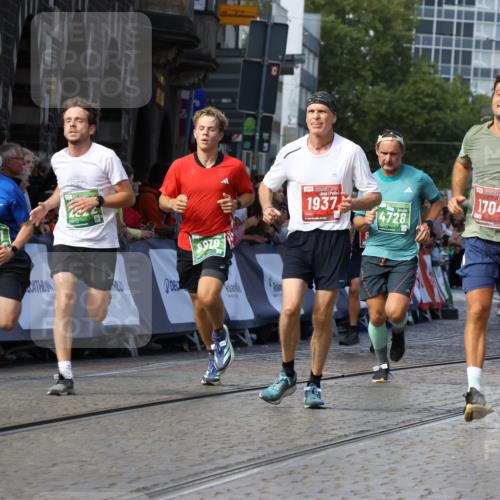 13.09.2026 - 21. swb-Marathon Bremen Strokosch-Dieckow http://msf.ph/oto/10329385 13.09.2026 13:14:12 Ziel 524, 670, 683, 1704, 1707, 1937, 2422, 2824, 3236, 3413, 5443, 5610, 6451, 7210, 7283, 7707, 9426, 9635, 9884, 107, 469, 1125, 1542, 2043, 2084, 2203, 2913, 2922, 3545, 4452, 4728, 5836, 5986, 6130, 7591, 7659, 7826, 8456, 8919, 9783 meine-sportfotos.de
