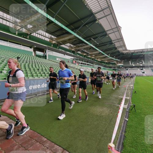 13.09.2026 - 21. swb-Marathon Bremen Michael Burmester http://msf.ph/oto/10329398 13.09.2026 13:36:00 Laufen im Stadion 170, 193, 368, 462, 491, 496, 590, 657, 1015, 1280, 1321, 1396, 1432, 1553, 1620, 1726, 1762, 1784, 1887, 1934, 1965, 1974, 1977, 1992, 2335, 2338, 2578, 2639, 2650, 2688, 2789, 2791, 2894, 2933, 3090, 3161, 3169, 3178, 3179, 3191, 3299, 3406, 3408, 3463, 3472, 3498, 3555, 3570, 3573, 3588, 3640, 3731, 3801, 3839, 3904, 3914, 3985, 4145, 4200, 4290, 4464, 4500, 4546, 4561, 4801, 4880, 4967, 5000, 5034, 5151, 5182, 5332, 5461, 5679, 5818 meine-sportfotos.de