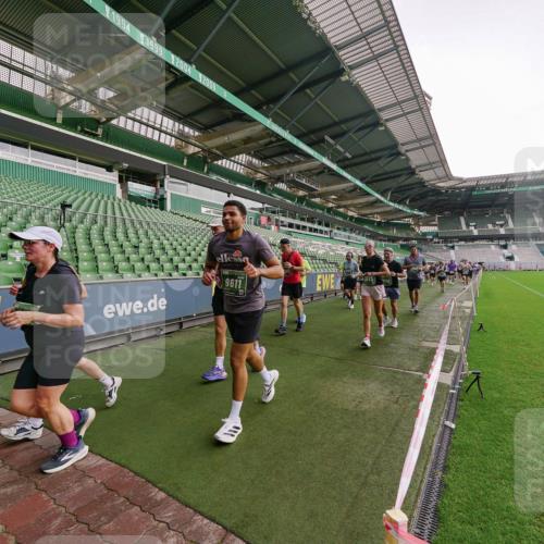 13.09.2026 - 21. swb-Marathon Bremen Michael Burmester http://msf.ph/oto/10329412 13.09.2026 13:36:02 Laufen im Stadion 170, 193, 368, 462, 491, 496, 590, 657, 1015, 1280, 1321, 1396, 1432, 1553, 1620, 1726, 1762, 1784, 1887, 1934, 1965, 1974, 1977, 1992, 2335, 2578, 2639, 2650, 2688, 2789, 2894, 2933, 3090, 3161, 3169, 3178, 3179, 3191, 3299, 3406, 3408, 3463, 3472, 3498, 3555, 3570, 3573, 3588, 3640, 3731, 3801, 3839, 3904, 3914, 3985, 4145, 4200, 4290, 4464, 4500, 4546, 4561, 4801, 4880, 4967, 5000, 5034, 5151, 5182, 5332, 5461, 5679, 5818 meine-sportfotos.de