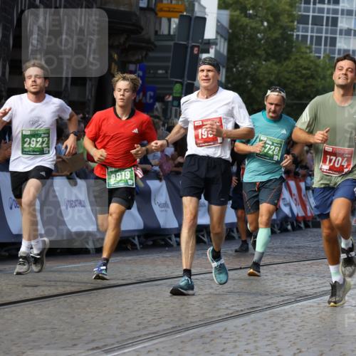 13.09.2026 - 21. swb-Marathon Bremen Strokosch-Dieckow http://msf.ph/oto/10329418 13.09.2026 13:14:12 Ziel 524, 670, 683, 1704, 1707, 1937, 2422, 2824, 3236, 3413, 5443, 5610, 6451, 7210, 7283, 7707, 9426, 9635, 9884, 107, 469, 1125, 1542, 2043, 2084, 2203, 2913, 2922, 3545, 4452, 4728, 5836, 5986, 6130, 7591, 7659, 7826, 8456, 8919, 9783 meine-sportfotos.de