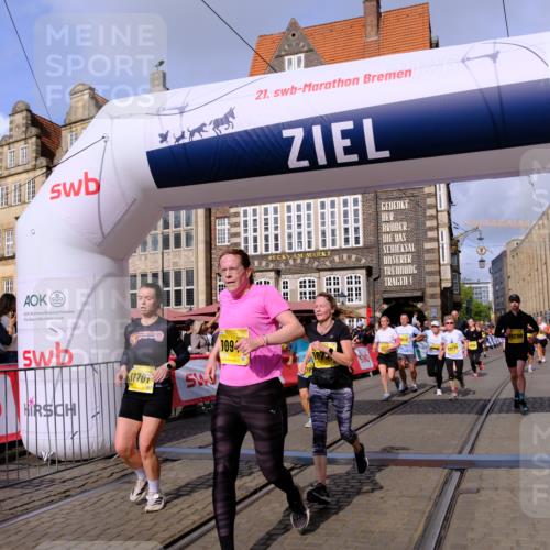 13.09.2026 - 21. swb-Marathon Bremen Tim E. http://msf.ph/oto/10329423 13.09.2026 11:03:03 Ziel 10190, 10296, 10633, 10783, 10945, 10954, 10955, 10985, 11096, 11107, 11261, 11564, 11662, 11701, 11719, 11730, 11776, 11785, 12071, 12154, 12247, 12429, 12451, 12465 meine-sportfotos.de