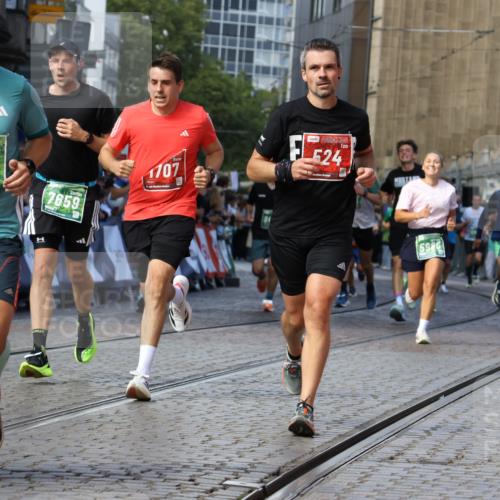 13.09.2026 - 21. swb-Marathon Bremen Strokosch-Dieckow http://msf.ph/oto/10329445 13.09.2026 13:14:15 Ziel 524, 670, 683, 1433, 1613, 1704, 1707, 1937, 2422, 2701, 2824, 3236, 5443, 5593, 5610, 6451, 7210, 7283, 7435, 8118, 9426, 9635, 9884, 10105, 107, 376, 469, 1043, 1125, 1492, 1814, 2043, 2203, 2913, 3085, 3545, 4452, 5794, 5836, 5986, 6130, 6506, 7117, 7659, 7826, 8456, 9783, 9868 meine-sportfotos.de