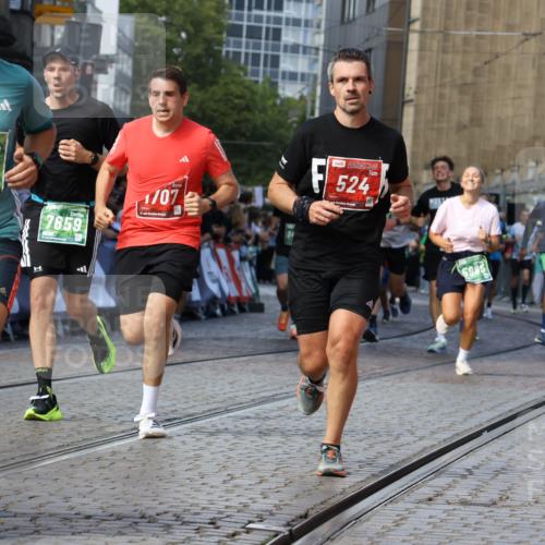 13.09.2026 - 21. swb-Marathon Bremen Strokosch-Dieckow http://msf.ph/oto/10329456 13.09.2026 13:14:15 Ziel 524, 670, 683, 1433, 1613, 1704, 1707, 1937, 2422, 2701, 2824, 3236, 5443, 5593, 5610, 6451, 7210, 7283, 7435, 8118, 9426, 9635, 9884, 10105, 107, 376, 469, 1043, 1125, 1492, 1814, 2043, 2203, 2913, 3085, 3545, 4452, 5794, 5836, 5986, 6130, 6506, 7117, 7659, 7826, 8456, 9783, 9868 meine-sportfotos.de