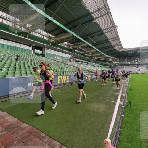 13.09.2026 - 21. swb-Marathon Bremen Michael Burmester http://msf.ph/oto/10329468 13.09.2026 13:36:08 Laufen im Stadion 368, 462, 491, 496, 590, 657, 799, 1015, 1135, 1279, 1280, 1321, 1396, 1432, 1620, 1726, 1762, 1887, 1934, 1951, 1965, 1974, 1977, 1992, 2078, 2227, 2335, 2578, 2639, 2650, 2688, 2789, 2894, 2933, 3090, 3161, 3169, 3178, 3179, 3191, 3299, 3303, 3406, 3408, 3463, 3472, 3498, 3555, 3570, 3573, 3588, 3640, 3731, 3779, 3801, 3839, 3904, 3914, 3985, 4084, 4145, 4200, 4290, 4464, 4500, 4546, 4561, 4801, 4880, 4967, 5000, 5034, 5182, 5332, 5461, 5679, 5818 meine-sportfotos.de
