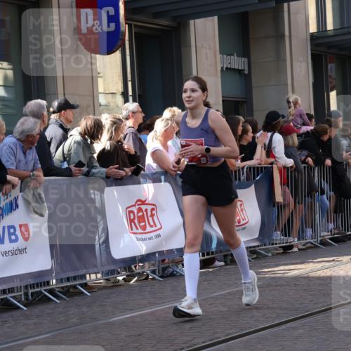 13.09.2026 - 21. swb-Marathon Bremen Strokosch-Dieckow http://msf.ph/oto/10329517 13.09.2026 13:21:42 Ziel 141, 148, 1209, 1645, 2051, 3021, 3338, 3652, 3774, 3934, 4581, 4735, 5193, 6976, 7098, 7625, 7917, 8438, 8452, 8924, 8947, 9421, 9599, 9839, 10120, 572, 1130, 1254, 2088, 2397, 2570, 2904, 3120, 3202, 3290, 3435, 3655, 3695, 3930, 4165, 4234, 4484, 5542, 6862, 6865, 7176, 8184, 8270, 8384, 8730, 8923, 9048, 9059, 9421, 9514, 9722, 13145 meine-sportfotos.de
