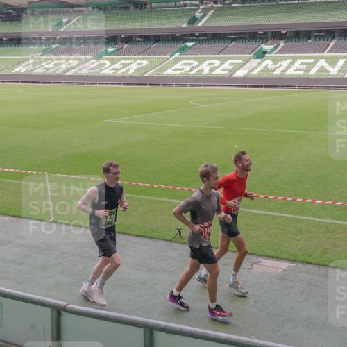 13.09.2026 - 21. swb-Marathon Bremen Michael Burmester http://msf.ph/oto/10329519 13.09.2026 13:00:18 Laufen im Stadion 135, 191, 226, 232, 242, 260, 342, 651, 687, 745, 972, 1080, 1166, 1209, 1368, 1493, 1494, 1516, 1650, 1861, 1935, 1963, 2088, 2210, 2289, 2293, 2306, 2322, 2409, 2427, 2481, 2485, 2490, 2517, 2560, 2561, 2570, 2627, 2658, 2686, 2700, 2708, 2781, 2806, 2827, 2885, 2899, 2906, 2914, 2953, 2961, 2967, 2979, 3015, 3076, 3098, 3105, 3124, 3145, 3168, 3173, 3190, 3233, 3273, 3354, 3385, 3480, 3516, 3524, 3531, 3642, 3652, 3729, 3774, 3855, 3856, 3861, 3930, 3934 meine-sportfotos.de