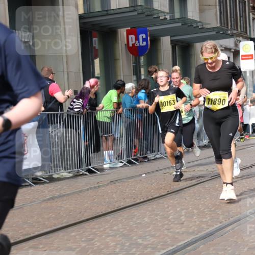 13.09.2026 - 21. swb-Marathon Bremen Strokosch-Dieckow http://msf.ph/oto/10329553 13.09.2026 11:02:19 Ziel 10190, 10296, 10633, 10783, 10945, 10954, 10985, 11096, 11107, 11137, 11261, 11508, 11526, 11554, 11662, 11701, 11719, 11776, 11890, 11945, 12071, 12154, 12169, 12252, 12429, 12451, 12489, 10153, 10154, 10173, 10257, 10273, 10274, 10278, 10331, 10338, 10439, 10473, 10500, 10617, 10636, 10738, 10803, 10885, 10915, 10924, 10943, 11249, 11436, 11505, 11576, 11811, 11853, 11886, 12016, 12042, 12094, 12134, 12135, 12145, 12360, 12437, 12506 meine-sportfotos.de