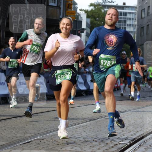 13.09.2026 - 21. swb-Marathon Bremen Strokosch-Dieckow http://msf.ph/oto/10329563 13.09.2026 13:14:19 Ziel 524, 670, 683, 1433, 1613, 1707, 1937, 2422, 2701, 2824, 3236, 5443, 5593, 5610, 6145, 6451, 7029, 7210, 7283, 7435, 7963, 8118, 8886, 9426, 9635, 10105, 376, 469, 1043, 1125, 1492, 1814, 3085, 3545, 3821, 4452, 4685, 5794, 5836, 6130, 6506, 7117, 7826, 8456, 9868 meine-sportfotos.de
