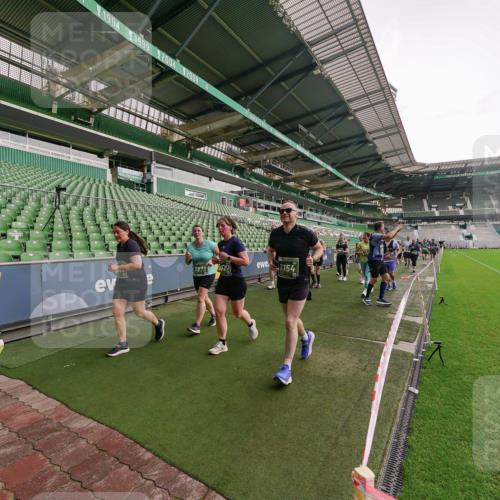 13.09.2026 - 21. swb-Marathon Bremen Michael Burmester http://msf.ph/oto/10329570 13.09.2026 13:36:18 Laufen im Stadion 444, 462, 491, 496, 590, 657, 799, 1015, 1132, 1135, 1279, 1280, 1396, 1432, 1620, 1726, 1762, 1887, 1934, 1951, 1965, 1974, 1977, 1992, 2078, 2227, 2335, 2578, 2639, 2650, 2688, 2789, 2842, 2892, 2894, 2933, 3090, 3161, 3169, 3178, 3191, 3299, 3303, 3406, 3408, 3463, 3472, 3498, 3555, 3570, 3573, 3588, 3640, 3731, 3779, 3801, 3839, 3904, 3985, 4084, 4145, 4200, 4210, 4290, 4464, 4500, 4538, 4546, 4561, 4801, 4880, 4967, 5000, 5034, 5182, 5332, 5461, 5679, 5818 meine-sportfotos.de