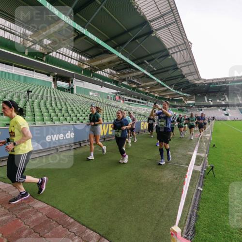 13.09.2026 - 21. swb-Marathon Bremen Michael Burmester http://msf.ph/oto/10329603 13.09.2026 13:36:23 Laufen im Stadion 444, 462, 491, 496, 590, 657, 799, 1015, 1132, 1135, 1279, 1396, 1432, 1620, 1726, 1762, 1887, 1934, 1951, 1965, 1974, 1977, 2078, 2227, 2335, 2578, 2639, 2650, 2688, 2789, 2842, 2892, 2894, 2933, 3090, 3161, 3169, 3178, 3299, 3303, 3406, 3408, 3463, 3472, 3498, 3555, 3570, 3573, 3588, 3640, 3731, 3779, 3801, 3839, 3985, 4084, 4145, 4200, 4210, 4290, 4464, 4538, 4546, 4801, 4880, 4967, 5000, 5034, 5182, 5332, 5461, 5679, 5818 meine-sportfotos.de