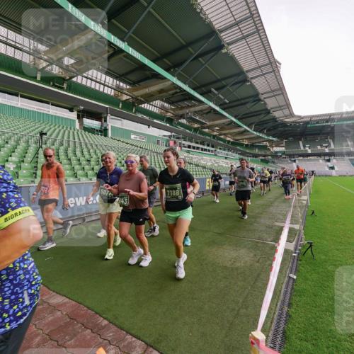 13.09.2026 - 21. swb-Marathon Bremen Michael Burmester http://msf.ph/oto/10329644 13.09.2026 13:36:28 Laufen im Stadion 444, 462, 491, 496, 590, 657, 799, 1015, 1132, 1135, 1279, 1432, 1620, 1726, 1762, 1887, 1934, 1951, 1965, 1974, 1977, 2078, 2227, 2335, 2578, 2639, 2650, 2688, 2789, 2842, 2892, 2894, 2933, 2939, 3090, 3161, 3169, 3178, 3299, 3303, 3406, 3408, 3463, 3472, 3498, 3555, 3570, 3573, 3588, 3640, 3731, 3779, 3801, 3839, 3985, 3992, 3993, 4084, 4145, 4200, 4210, 4290, 4464, 4538, 4546, 4801, 4880, 4967, 5000, 5034, 5182, 5332, 5461, 5679, 5818 meine-sportfotos.de