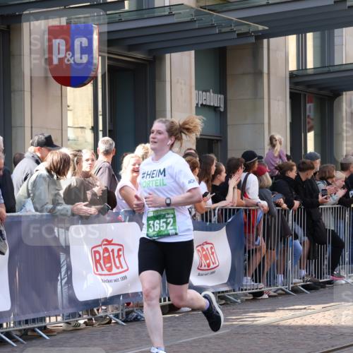 13.09.2026 - 21. swb-Marathon Bremen Strokosch-Dieckow http://msf.ph/oto/10329651 13.09.2026 13:21:46 Ziel 141, 148, 1209, 1601, 1645, 2051, 3021, 3338, 3652, 3774, 4581, 5193, 6621, 6976, 7098, 7625, 7917, 8438, 8452, 8924, 9599, 9839, 572, 1130, 1254, 2088, 2397, 2570, 2904, 3120, 3202, 3290, 3435, 3655, 3695, 3930, 3934, 4165, 4735, 5542, 6862, 6865, 6976, 7176, 8184, 8270, 8384, 8730, 8923, 8947, 9048, 9059, 9421, 9722, 10120, 13145 meine-sportfotos.de