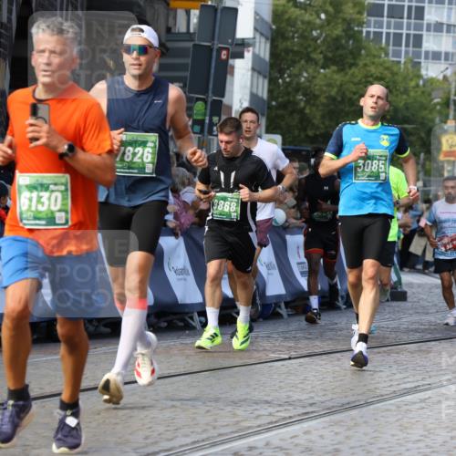 13.09.2026 - 21. swb-Marathon Bremen Strokosch-Dieckow http://msf.ph/oto/10329698 13.09.2026 13:14:24 Ziel 235, 670, 1433, 1613, 1998, 2084, 2701, 2824, 2922, 5593, 5610, 6145, 7029, 7435, 7963, 8118, 8886, 9426, 9635, 10105, 199, 376, 1043, 1125, 1492, 1814, 3085, 3821, 3834, 4685, 5239, 5794, 5836, 6130, 6506, 7117, 7782, 7826, 8366, 9242, 9868, 10016 meine-sportfotos.de