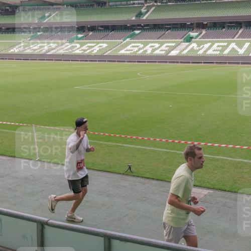 13.09.2026 - 21. swb-Marathon Bremen Michael Burmester http://msf.ph/oto/10329711 13.09.2026 13:00:28 Laufen im Stadion 135, 191, 232, 242, 260, 318, 342, 440, 651, 687, 745, 1080, 1166, 1209, 1368, 1493, 1494, 1516, 1650, 1861, 1935, 1963, 2088, 2210, 2289, 2293, 2306, 2322, 2370, 2409, 2427, 2481, 2485, 2490, 2491, 2517, 2560, 2561, 2570, 2627, 2658, 2686, 2700, 2708, 2781, 2806, 2827, 2899, 2906, 2914, 2953, 2961, 2967, 2979, 3015, 3076, 3105, 3124, 3145, 3168, 3173, 3190, 3273, 3354, 3375, 3385, 3480, 3516, 3524, 3531, 3642, 3652, 3729, 3774, 3855, 3856, 3861, 3930 meine-sportfotos.de
