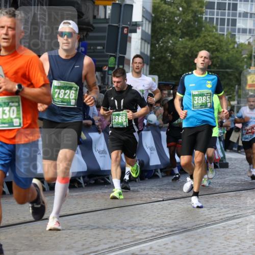 13.09.2026 - 21. swb-Marathon Bremen Strokosch-Dieckow http://msf.ph/oto/10329720 13.09.2026 13:14:24 Ziel 235, 670, 1433, 1613, 1998, 2084, 2701, 2824, 2922, 5593, 5610, 6145, 7029, 7435, 7963, 8118, 8886, 9426, 9635, 10105, 199, 376, 1043, 1125, 1492, 1814, 3085, 3821, 3834, 4685, 5239, 5794, 5836, 6130, 6506, 7117, 7782, 7826, 8366, 9242, 9868, 10016 meine-sportfotos.de