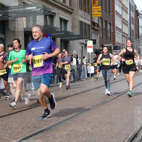 13.09.2026 - 21. swb-Marathon Bremen Strokosch-Dieckow http://msf.ph/oto/10329729 13.09.2026 11:02:25 Ziel 10190, 10296, 10633, 10783, 10945, 10954, 10955, 10985, 11096, 11107, 11137, 11261, 11508, 11526, 11554, 11564, 11662, 11701, 11719, 11730, 11776, 11785, 11890, 11945, 12071, 12154, 12247, 12252, 12429, 12451, 12465, 12489, 10153, 10154, 10173, 10273, 10274, 10278, 10331, 10338, 10439, 10473, 10636, 10738, 10885, 10915, 10943, 11137, 11249, 11505, 11576, 11811, 11853, 11886, 11890, 12042, 12094, 12134, 12135, 12169, 12437 meine-sportfotos.de