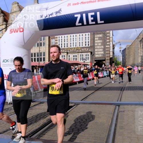 13.09.2026 - 21. swb-Marathon Bremen Tim E. http://msf.ph/oto/10329742 13.09.2026 11:03:17 Ziel 10185, 10528, 10598, 10715, 10727, 10731, 10954, 10955, 11070, 11095, 11107, 11313, 11564, 11676, 11697, 11730, 11785, 11836, 12071, 12214, 12247, 12421, 12432, 12448, 12465, 12483 meine-sportfotos.de