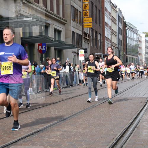 13.09.2026 - 21. swb-Marathon Bremen Strokosch-Dieckow http://msf.ph/oto/10329745 13.09.2026 11:02:25 Ziel 10190, 10296, 10633, 10783, 10945, 10954, 10955, 10985, 11096, 11107, 11137, 11261, 11508, 11526, 11554, 11564, 11662, 11701, 11719, 11730, 11776, 11785, 11890, 11945, 12071, 12154, 12247, 12252, 12429, 12451, 12465, 12489, 10153, 10154, 10173, 10273, 10274, 10278, 10331, 10338, 10439, 10473, 10636, 10738, 10885, 10915, 10943, 11137, 11249, 11505, 11576, 11811, 11853, 11886, 11890, 12042, 12094, 12134, 12135, 12169, 12437 meine-sportfotos.de