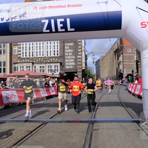 13.09.2026 - 21. swb-Marathon Bremen Tim E. http://msf.ph/oto/10329753 13.09.2026 11:03:19 Ziel 10185, 10195, 10528, 10531, 10598, 10715, 10727, 10731, 10959, 11070, 11095, 11313, 11493, 11564, 11676, 11697, 11730, 11785, 11836, 12214, 12247, 12421, 12432, 12448, 12465, 12483 meine-sportfotos.de