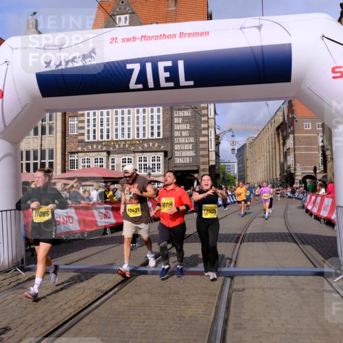 13.09.2026 - 21. swb-Marathon Bremen Tim E. http://msf.ph/oto/10329764 13.09.2026 11:03:20 Ziel 10185, 10195, 10528, 10531, 10598, 10715, 10727, 10731, 10959, 11070, 11095, 11313, 11493, 11676, 11697, 11785, 11836, 12214, 12421, 12432, 12448, 12465, 12483 meine-sportfotos.de