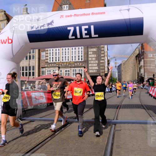 13.09.2026 - 21. swb-Marathon Bremen Tim E. http://msf.ph/oto/10329791 13.09.2026 11:03:20 Ziel 10185, 10195, 10528, 10531, 10598, 10715, 10727, 10731, 10959, 11070, 11095, 11313, 11493, 11676, 11697, 11785, 11836, 12214, 12421, 12432, 12448, 12465, 12483 meine-sportfotos.de