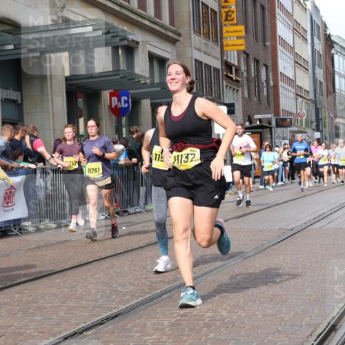 13.09.2026 - 21. swb-Marathon Bremen Strokosch-Dieckow http://msf.ph/oto/10329806 13.09.2026 11:02:26 Ziel 10190, 10296, 10633, 10783, 10945, 10954, 10955, 10985, 11096, 11107, 11261, 11508, 11526, 11554, 11564, 11662, 11701, 11719, 11730, 11776, 11785, 11945, 12071, 12154, 12247, 12252, 12429, 12451, 12465, 12489, 10153, 10154, 10173, 10273, 10274, 10278, 10331, 10338, 10439, 10473, 10636, 10738, 10885, 10915, 10943, 11137, 11249, 11505, 11526, 11576, 11811, 11853, 11886, 11890, 12042, 12094, 12134, 12135, 12169, 12437 meine-sportfotos.de
