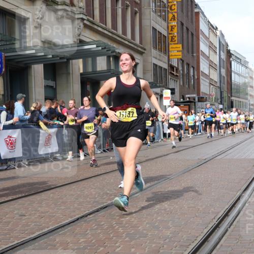 13.09.2026 - 21. swb-Marathon Bremen Strokosch-Dieckow http://msf.ph/oto/10329821 13.09.2026 11:02:27 Ziel 10190, 10296, 10633, 10783, 10945, 10954, 10955, 10985, 11096, 11107, 11261, 11508, 11554, 11564, 11662, 11697, 11701, 11719, 11730, 11776, 11785, 11945, 12071, 12154, 12247, 12252, 12429, 12451, 12465, 12489, 10153, 10154, 10173, 10273, 10274, 10278, 10331, 10338, 10439, 10473, 10636, 10738, 10885, 10915, 10943, 11137, 11249, 11505, 11508, 11526, 11576, 11811, 11853, 11886, 11890, 12042, 12094, 12134, 12135, 12169, 12437 meine-sportfotos.de