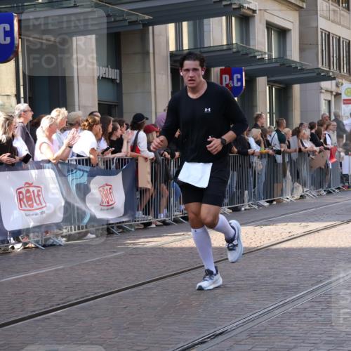 13.09.2026 - 21. swb-Marathon Bremen Strokosch-Dieckow http://msf.ph/oto/10329887 13.09.2026 13:21:53 Ziel 141, 148, 1601, 1645, 2051, 2499, 3021, 3652, 4204, 4211, 5193, 6621, 7625, 7917, 8447, 8452, 8574, 8924, 9599, 9668, 9839, 141, 572, 1130, 1209, 1254, 2088, 2397, 2570, 3290, 3338, 3435, 3695, 3774, 3930, 3934, 4581, 4735, 5193, 5542, 6865, 6976, 7098, 7176, 8384, 8438, 8947, 9048, 9059, 9421, 10120, 13145 meine-sportfotos.de