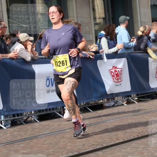 13.09.2026 - 21. swb-Marathon Bremen Strokosch-Dieckow http://msf.ph/oto/10329888 13.09.2026 11:02:29 Ziel 10190, 10296, 10633, 10731, 10783, 10945, 10954, 10955, 10985, 11096, 11107, 11261, 11313, 11564, 11662, 11697, 11701, 11719, 11730, 11776, 11785, 11945, 12071, 12154, 12247, 12429, 12448, 12451, 12465, 10153, 10154, 10173, 10273, 10274, 10278, 10331, 10338, 10439, 10636, 10738, 10885, 10915, 10943, 11137, 11249, 11505, 11508, 11526, 11554, 11576, 11811, 11853, 11886, 11890, 11945, 12042, 12094, 12134, 12135, 12169, 12252, 12437, 12489 meine-sportfotos.de