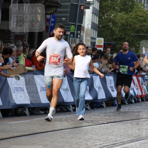 13.09.2026 - 21. swb-Marathon Bremen Strokosch-Dieckow http://msf.ph/oto/10329926 13.09.2026 13:14:32 Ziel 107, 235, 1433, 1542, 1613, 1998, 2043, 2084, 2203, 2701, 2824, 2913, 2922, 3545, 4452, 4728, 5593, 5610, 5986, 6145, 7029, 7435, 7591, 7659, 7963, 8118, 8886, 8919, 9783, 10105, 199, 615, 616, 1455, 2251, 2847, 2971, 2997, 3012, 3057, 3175, 3834, 4097, 4246, 4586, 4685, 5239, 5649, 5962, 6472, 7251, 7782, 8366, 9242, 10016 meine-sportfotos.de