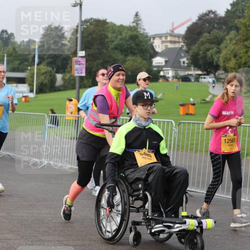 13.09.2026 - Kiel Lauf Andreas Tolksdorf http://msf.ph/oto/10329940 13.09.2026 09:31:18 Kiellinie 10325, 8102, 489, 12561 meine-sportfotos.de