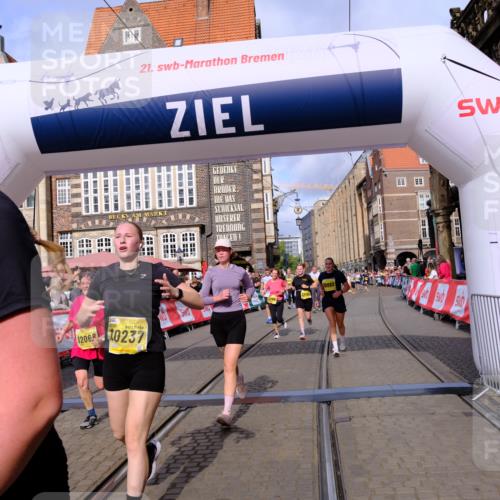13.09.2026 - 21. swb-Marathon Bremen Tim E. http://msf.ph/oto/10329996 13.09.2026 11:03:35 Ziel 10092, 10150, 10187, 10195, 10237, 10309, 10528, 10531, 10598, 10724, 10727, 10904, 10959, 11070, 11493, 11598, 11676, 11773, 11830, 11836, 12068, 12184, 12185, 12214, 12611 meine-sportfotos.de