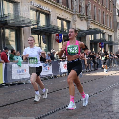 13.09.2026 - 21. swb-Marathon Bremen Strokosch-Dieckow http://msf.ph/oto/10330017 13.09.2026 13:21:58 Ziel 148, 1601, 1645, 2499, 3021, 3652, 3855, 4204, 4211, 6621, 7625, 7917, 8447, 8452, 8574, 9668, 9839, 141, 148, 572, 1209, 1254, 2051, 2088, 2397, 3290, 3338, 3695, 3774, 3930, 3934, 4581, 4735, 5193, 6865, 6976, 7098, 7176, 8438, 8452, 8924, 8947, 9059, 9421, 9599, 10120 meine-sportfotos.de
