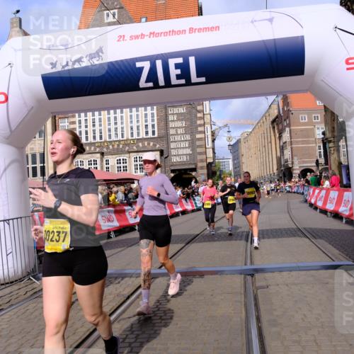 13.09.2026 - 21. swb-Marathon Bremen Tim E. http://msf.ph/oto/10330027 13.09.2026 11:03:35 Ziel 10092, 10150, 10187, 10195, 10237, 10309, 10528, 10531, 10598, 10724, 10727, 10904, 10959, 11070, 11493, 11598, 11676, 11773, 11830, 11836, 12068, 12184, 12185, 12214, 12611 meine-sportfotos.de