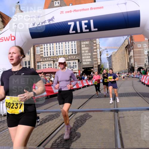 13.09.2026 - 21. swb-Marathon Bremen Tim E. http://msf.ph/oto/10330047 13.09.2026 11:03:35 Ziel 10092, 10150, 10187, 10195, 10237, 10309, 10528, 10531, 10598, 10724, 10727, 10904, 10959, 11070, 11493, 11598, 11676, 11773, 11830, 11836, 12068, 12184, 12185, 12214, 12611 meine-sportfotos.de