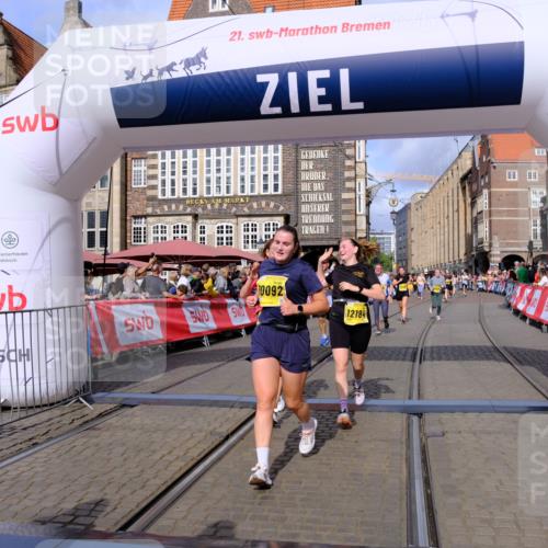 13.09.2026 - 21. swb-Marathon Bremen Tim E. http://msf.ph/oto/10330134 13.09.2026 11:03:37 Ziel 10092, 10150, 10187, 10195, 10237, 10309, 10531, 10724, 10727, 10904, 10959, 11070, 11493, 11598, 11676, 11773, 11830, 12068, 12184, 12185, 12611 meine-sportfotos.de