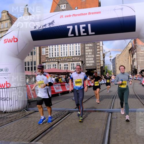 13.09.2026 - 21. swb-Marathon Bremen Tim E. http://msf.ph/oto/10330163 13.09.2026 11:03:40 Ziel 10092, 10150, 10187, 10237, 10309, 10724, 10904, 11211, 11411, 11598, 11773, 11830, 12068, 12184, 12185, 12611 meine-sportfotos.de