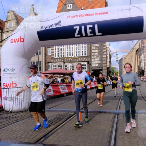 13.09.2026 - 21. swb-Marathon Bremen Tim E. http://msf.ph/oto/10330182 13.09.2026 11:03:41 Ziel 10092, 10150, 10187, 10237, 10309, 10420, 10724, 10904, 11211, 11411, 11598, 11655, 11746, 11773, 11830, 12068, 12184, 12185, 12611 meine-sportfotos.de