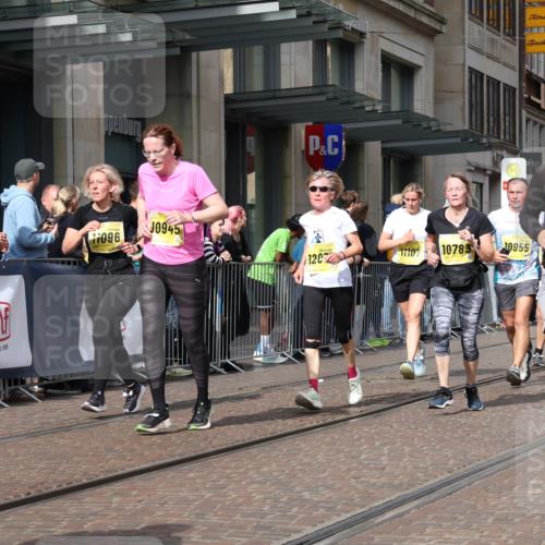 13.09.2026 - 21. swb-Marathon Bremen Strokosch-Dieckow http://msf.ph/oto/10330217 13.09.2026 11:02:38 Ziel 10185, 10190, 10296, 10528, 10598, 10633, 10715, 10731, 10783, 10945, 10954, 10955, 10985, 11095, 11096, 11107, 11313, 11564, 11697, 11701, 11719, 11730, 11776, 11785, 11836, 12071, 12214, 12247, 12421, 12432, 12448, 12465, 12483, 10153, 10154, 10273, 10274, 10278, 10338, 10738, 10885, 10915, 10943, 11137, 11261, 11505, 11508, 11526, 11554, 11662, 11853, 11886, 11890, 11945, 12154, 12169, 12252, 12429, 12451, 12489 meine-sportfotos.de