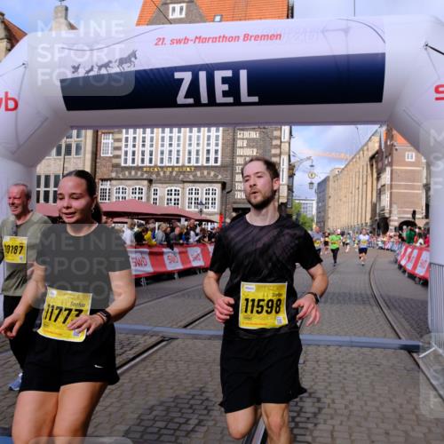 13.09.2026 - 21. swb-Marathon Bremen Tim E. http://msf.ph/oto/10330280 13.09.2026 11:03:43 Ziel 10092, 10150, 10187, 10237, 10309, 10420, 10724, 10902, 10904, 11211, 11411, 11598, 11655, 11746, 11773, 11830, 12068, 12184, 12185, 12611 meine-sportfotos.de