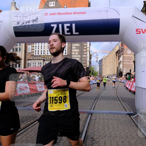13.09.2026 - 21. swb-Marathon Bremen Tim E. http://msf.ph/oto/10330290 13.09.2026 11:03:43 Ziel 10092, 10150, 10187, 10237, 10309, 10420, 10724, 10902, 10904, 11211, 11411, 11598, 11655, 11746, 11773, 11830, 12068, 12184, 12185, 12611 meine-sportfotos.de