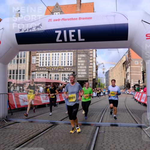 13.09.2026 - 21. swb-Marathon Bremen Tim E. http://msf.ph/oto/10330341 13.09.2026 11:03:48 Ziel 10092, 10187, 10309, 10327, 10420, 10569, 10902, 10904, 10950, 11211, 11411, 11595, 11598, 11655, 11746, 11773, 12074, 12184, 12185, 12611 meine-sportfotos.de
