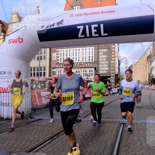 13.09.2026 - 21. swb-Marathon Bremen Tim E. http://msf.ph/oto/10330401 13.09.2026 11:03:48 Ziel 10092, 10187, 10309, 10327, 10420, 10569, 10902, 10904, 10950, 11211, 11411, 11595, 11598, 11655, 11746, 11773, 12074, 12184, 12185, 12611 meine-sportfotos.de