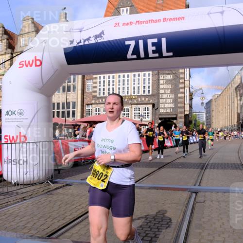 13.09.2026 - 21. swb-Marathon Bremen Tim E. http://msf.ph/oto/10330432 13.09.2026 11:03:52 Ziel 10090, 10091, 10187, 10309, 10327, 10420, 10569, 10902, 10904, 10950, 11211, 11411, 11595, 11598, 11655, 11746, 11773, 12074, 12611 meine-sportfotos.de