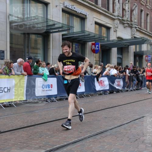 13.09.2026 - 21. swb-Marathon Bremen Strokosch-Dieckow http://msf.ph/oto/10330438 13.09.2026 13:22:10 Ziel 388, 1933, 2402, 2481, 2499, 3855, 4204, 4211, 4483, 4697, 6621, 6891, 7586, 8447, 8547, 8574, 8694, 9668, 141, 148, 1209, 1601, 1645, 2051, 3021, 3338, 3652, 3774, 4581, 5193, 6621, 6976, 7098, 7625, 7917, 8438, 8452, 8924, 8947, 9599, 9839, 10120 meine-sportfotos.de