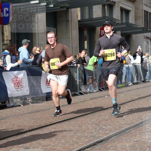 13.09.2026 - 21. swb-Marathon Bremen Strokosch-Dieckow http://msf.ph/oto/10330452 13.09.2026 11:02:43 Ziel 10185, 10195, 10296, 10528, 10531, 10598, 10633, 10715, 10727, 10731, 10954, 10955, 10959, 11070, 11095, 11107, 11313, 11493, 11564, 11676, 11697, 11719, 11730, 11785, 11836, 12071, 12214, 12247, 12421, 12432, 12448, 12465, 12483, 10190, 10273, 10278, 10296, 10633, 10783, 10945, 10985, 11096, 11137, 11261, 11508, 11526, 11554, 11662, 11701, 11719, 11776, 11890, 11945, 12154, 12169, 12252, 12429, 12451, 12489 meine-sportfotos.de