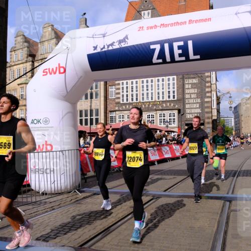 13.09.2026 - 21. swb-Marathon Bremen Tim E. http://msf.ph/oto/10330481 13.09.2026 11:03:56 Ziel 10090, 10091, 10327, 10420, 10569, 10796, 10902, 10950, 11211, 11411, 11595, 11655, 11746, 11868, 12074 meine-sportfotos.de