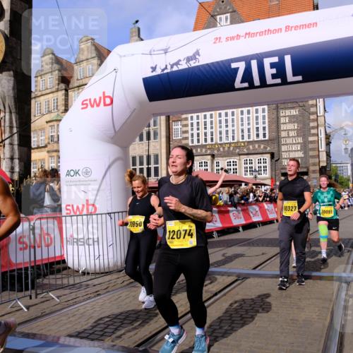 13.09.2026 - 21. swb-Marathon Bremen Tim E. http://msf.ph/oto/10330503 13.09.2026 11:03:56 Ziel 10090, 10091, 10327, 10420, 10569, 10796, 10902, 10950, 11211, 11411, 11595, 11655, 11746, 11868, 12074 meine-sportfotos.de